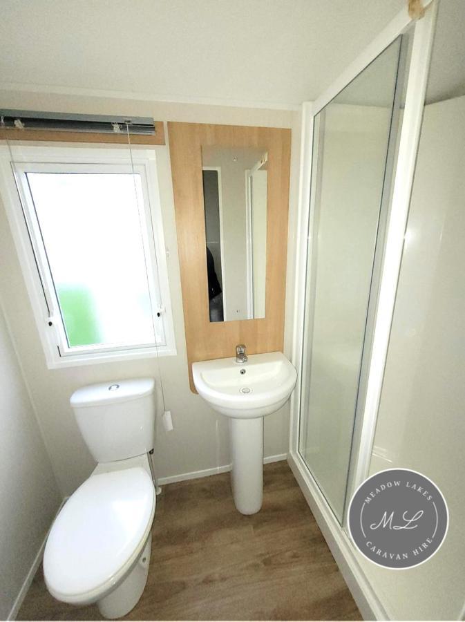 Palm Grove 181- Golden Palm - Pet Friendly, Wifi, Central Heating, Bed Linen - Meadow Lakes Caravan & Lodge Hire Chapel Saint Leonards Eksteriør bilde