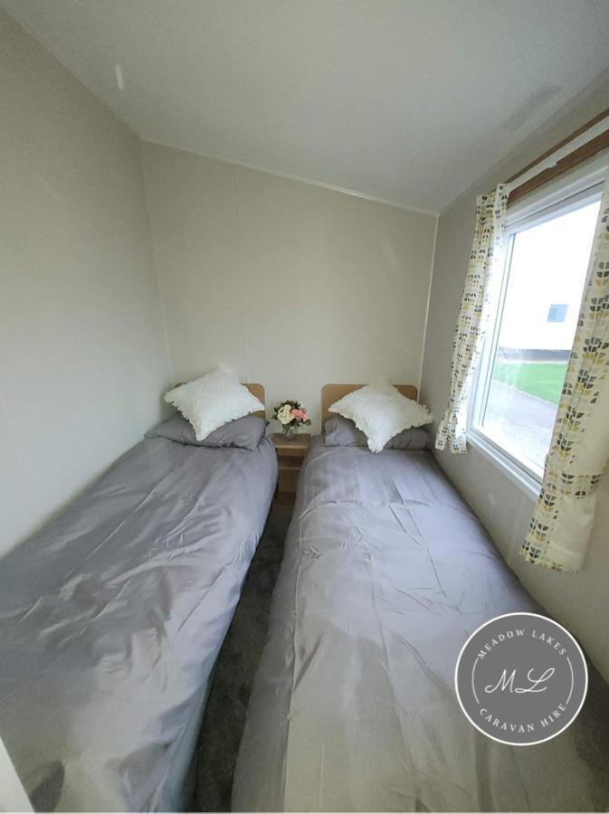 Palm Grove 181- Golden Palm - Pet Friendly, Wifi, Central Heating, Bed Linen - Meadow Lakes Caravan & Lodge Hire Chapel Saint Leonards Eksteriør bilde