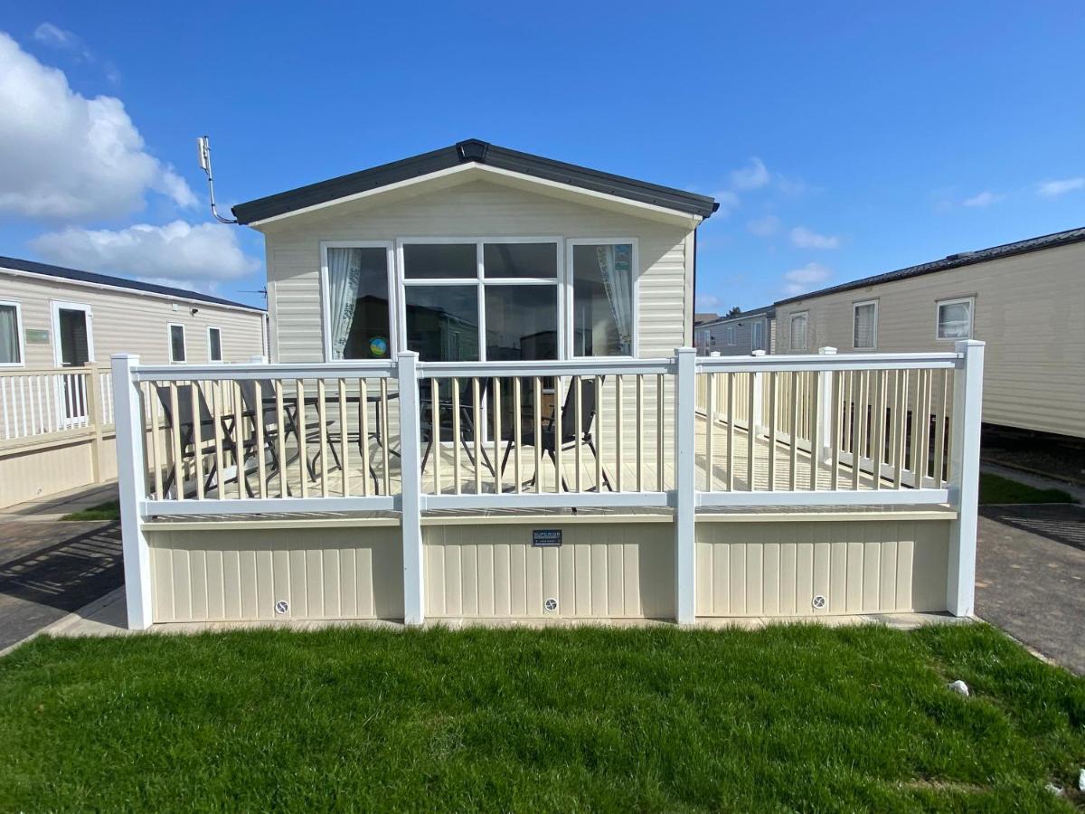 Palm Grove 181- Golden Palm - Pet Friendly, Wifi, Central Heating, Bed Linen - Meadow Lakes Caravan & Lodge Hire Chapel Saint Leonards Eksteriør bilde